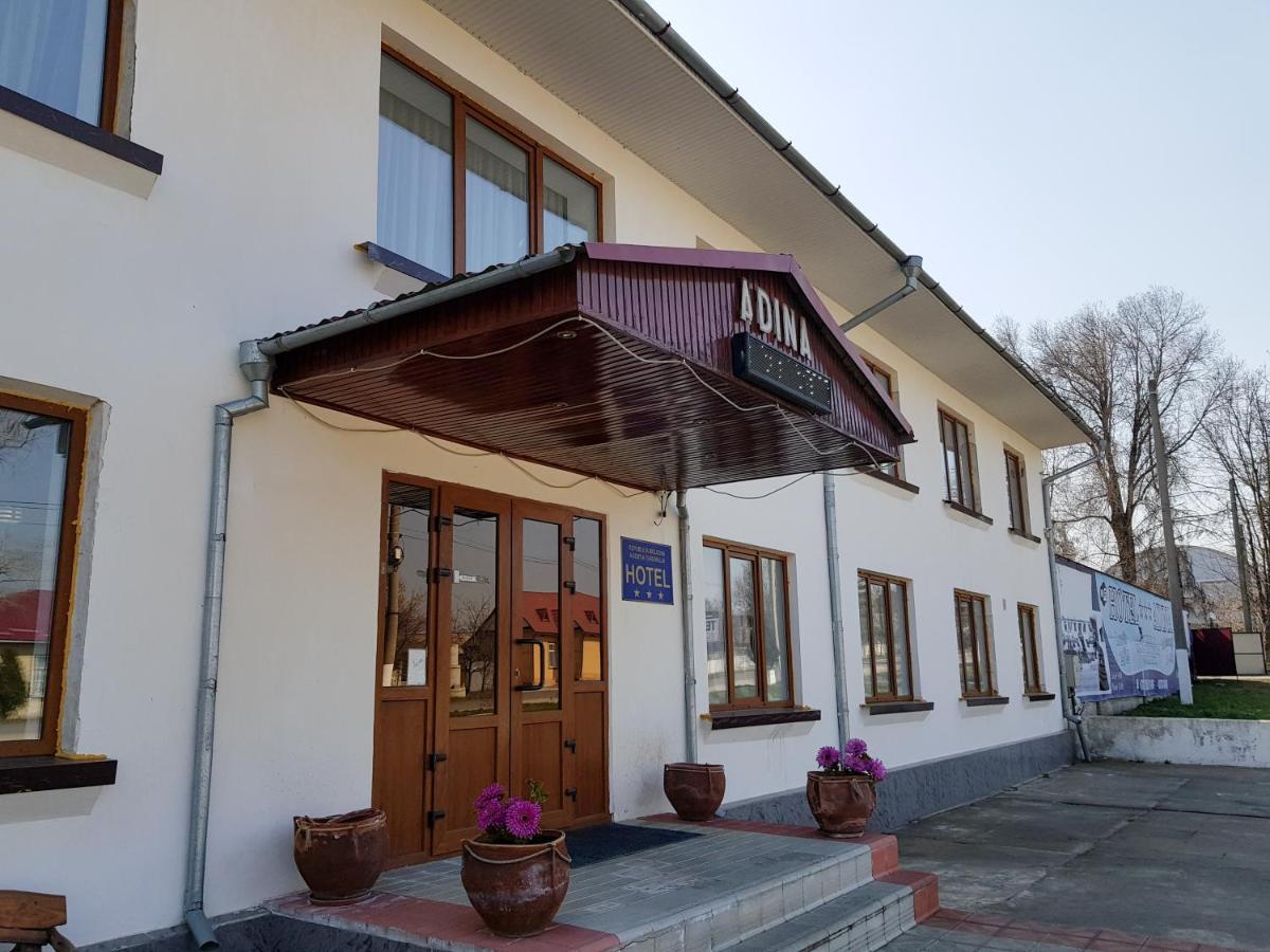 Hotel Adina Riscani Exterior foto